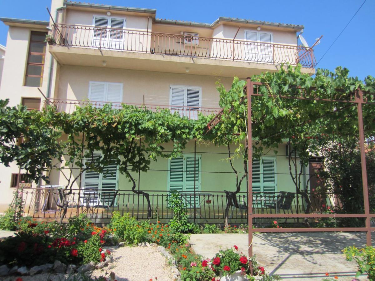 Ivic Apartments Vodice Croatia Eksteriør bilde