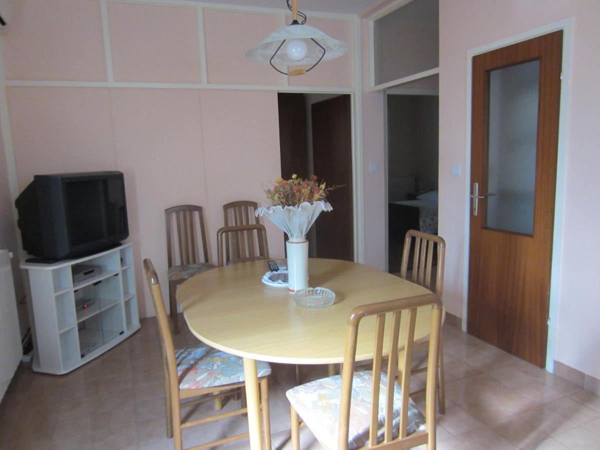 Ivic Apartments Vodice Croatia Eksteriør bilde