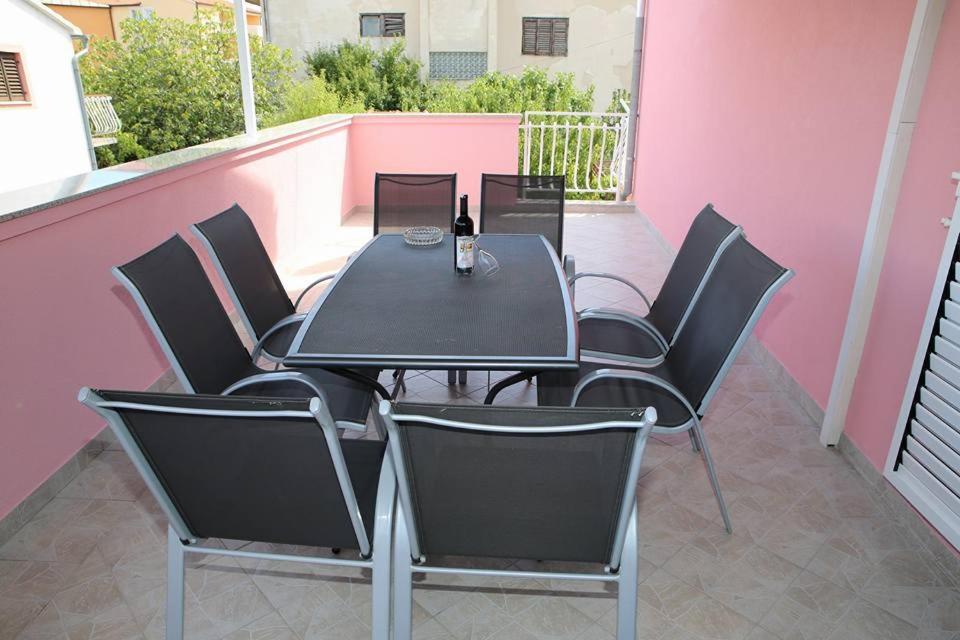 Ivic Apartments Vodice Croatia Eksteriør bilde