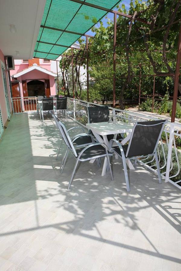 Ivic Apartments Vodice Croatia Eksteriør bilde