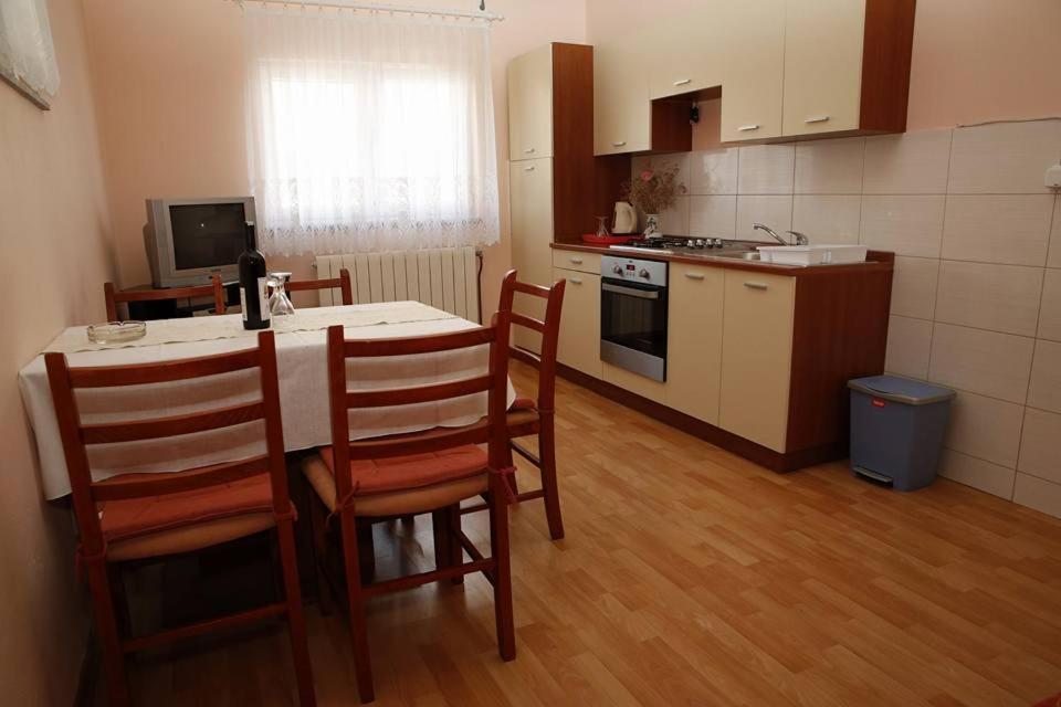 Ivic Apartments Vodice Croatia Eksteriør bilde